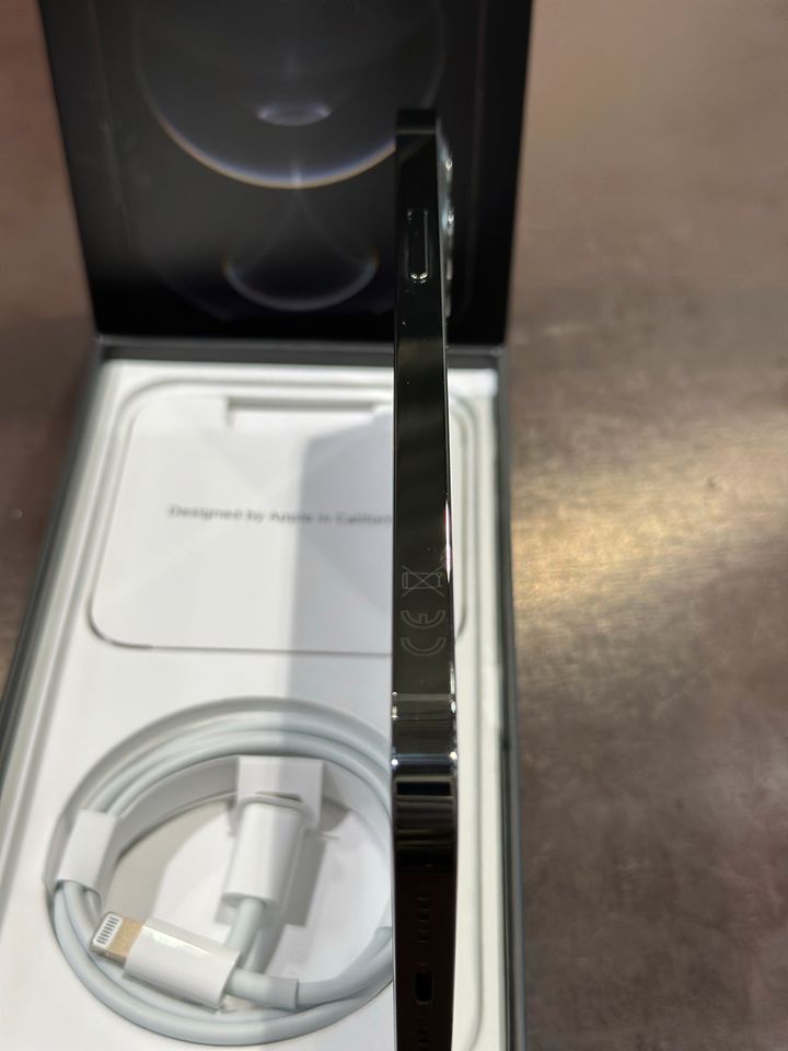 Apple IPhone 12 Pro 256 GB Graphite in Erfurt