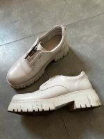 Sneaker / Halbschuhe von Catwalk in cremeweiß, Gr. 41 Saarland - Nalbach Vorschau