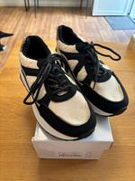 Sneaker neu schwarz / beige Bayern - Fürstenzell Vorschau