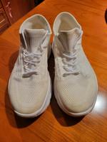 Ein paar Damen Sport Schuhe. Hessen - Limburg Vorschau
