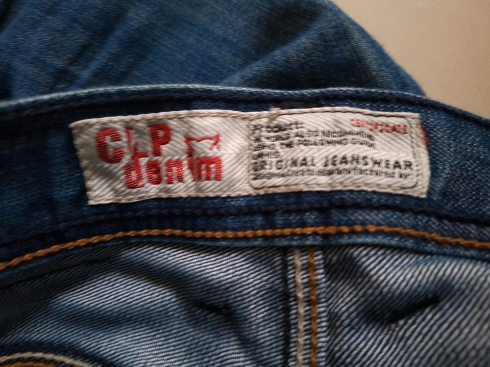 Kurze Jeans von CLP denim Gr. 152 in Bochum