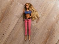 Barbie mit pinker Jeans und Top. Baden-Württemberg - Schwendi Vorschau