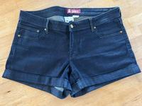 H&M Jeans-Shorts kurze Hose Gr. XL neuwertig zum Verkauf Hessen - Runkel Vorschau