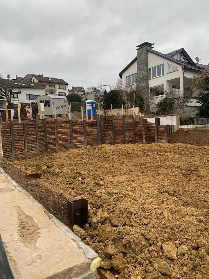 Fundament,Erdarbeiten,Aushub-arbeiten Baggerarbeit-Berliner Verbau in Darmstadt