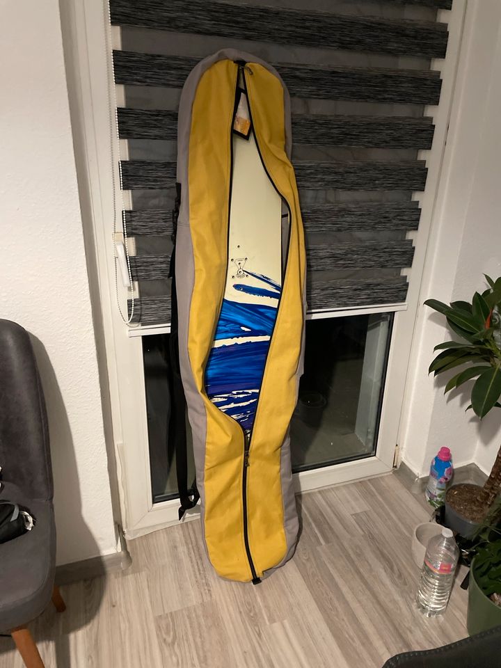 Snowboard mit Tasche 167 cm in Krefeld