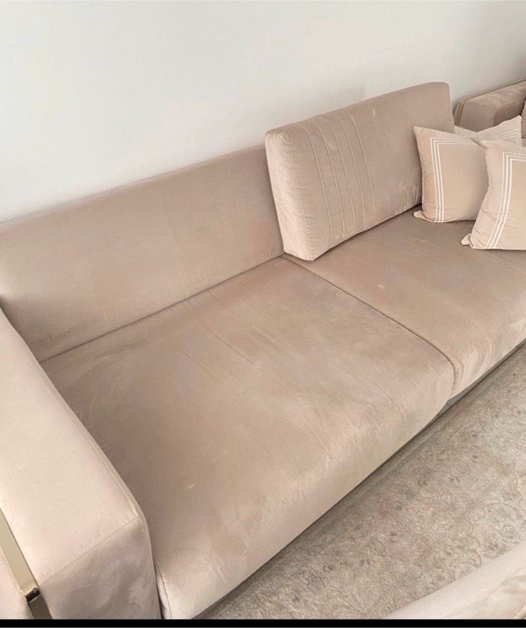 Sofa beige mit goldenen Details 3+2 in Raisdorf