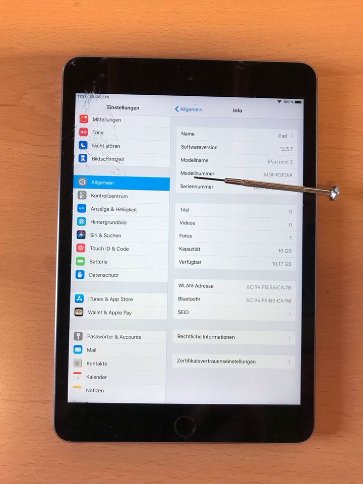 Apple iPad mini 3 16 GB Touch ID -alles funktioniert- Glasbruch in Pulheim