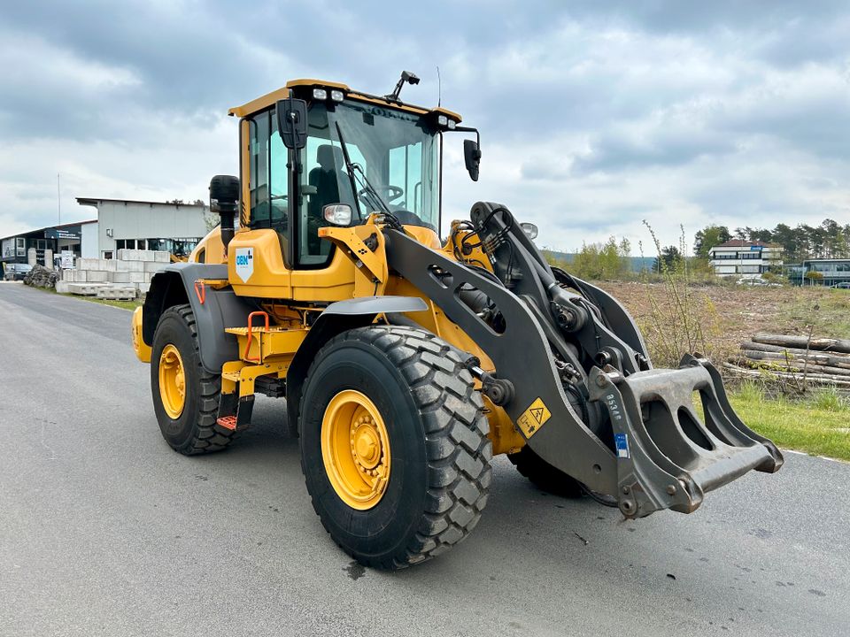 Volvo L90H 17,3t Radlader - 2020 / 9.500h in Amberg