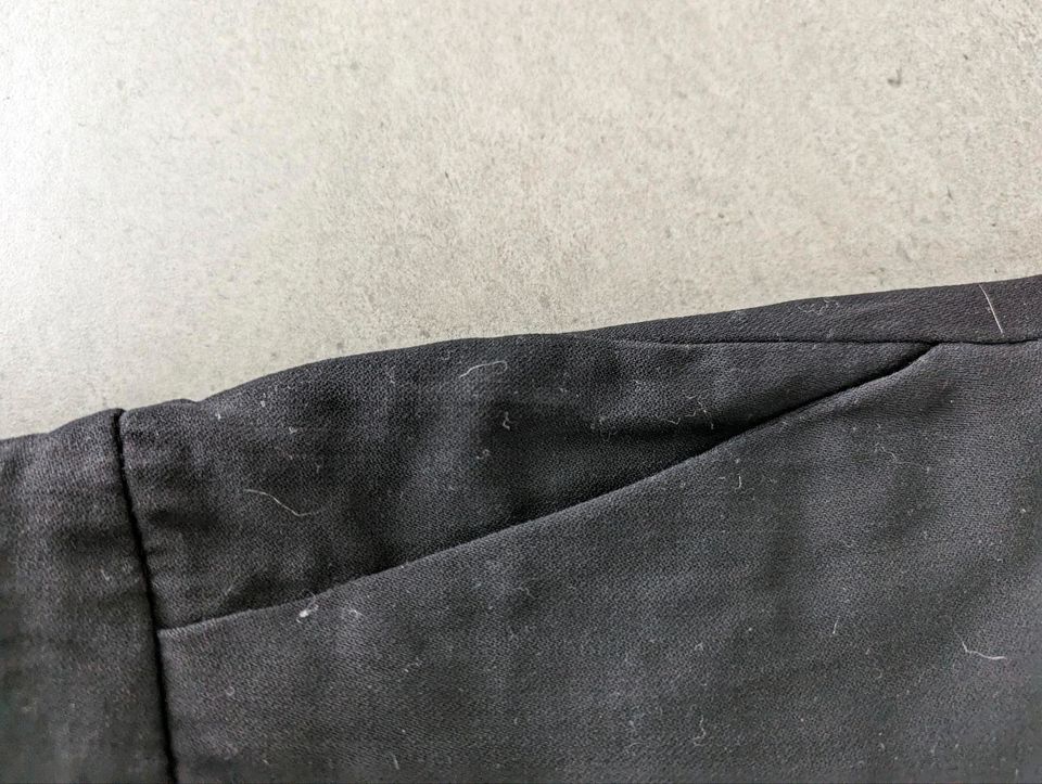 Dondup. Wunderschöne Chinos. Cropped. Schwarz. 26. NYp 320 €. in Elkenroth