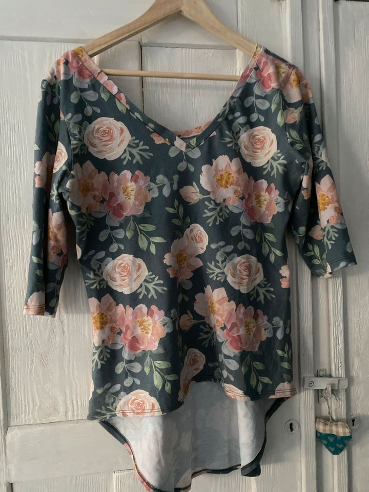 Tolles Shirt Handmade ❤️40/42 in Castrop-Rauxel