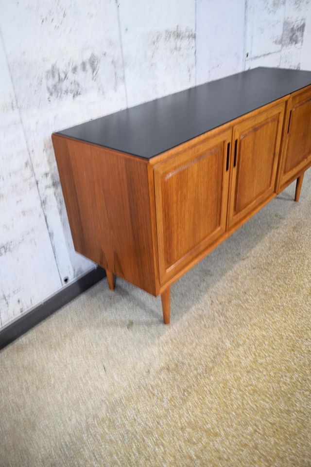 60er 70er Jahre Teak Sideboard, Anrichte, Kommode. in Hannover