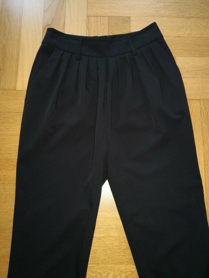 Bundfalten Hochbund Designer Damen Hose ADOLFO DOMINGUEZ Gr.36 in Düsseldorf