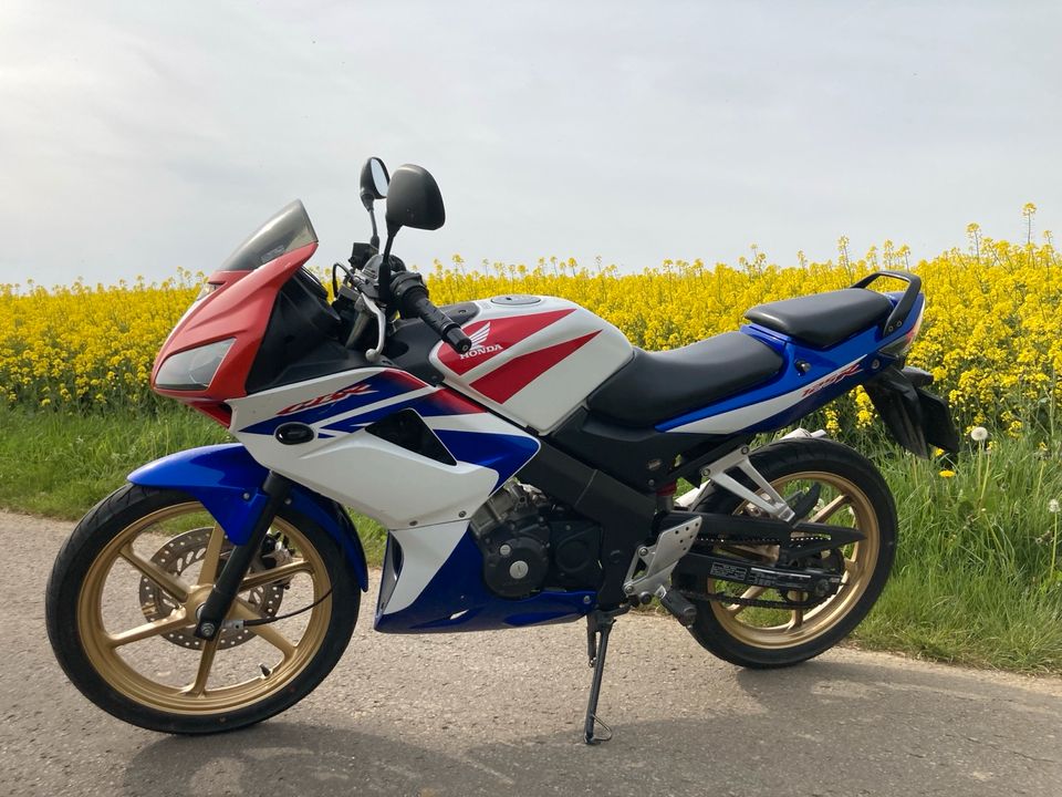 ❗️❗️❗️Honda cbr 125 neuer TÜV und neue Reifen❗️❗️❗️ in Blankenheim