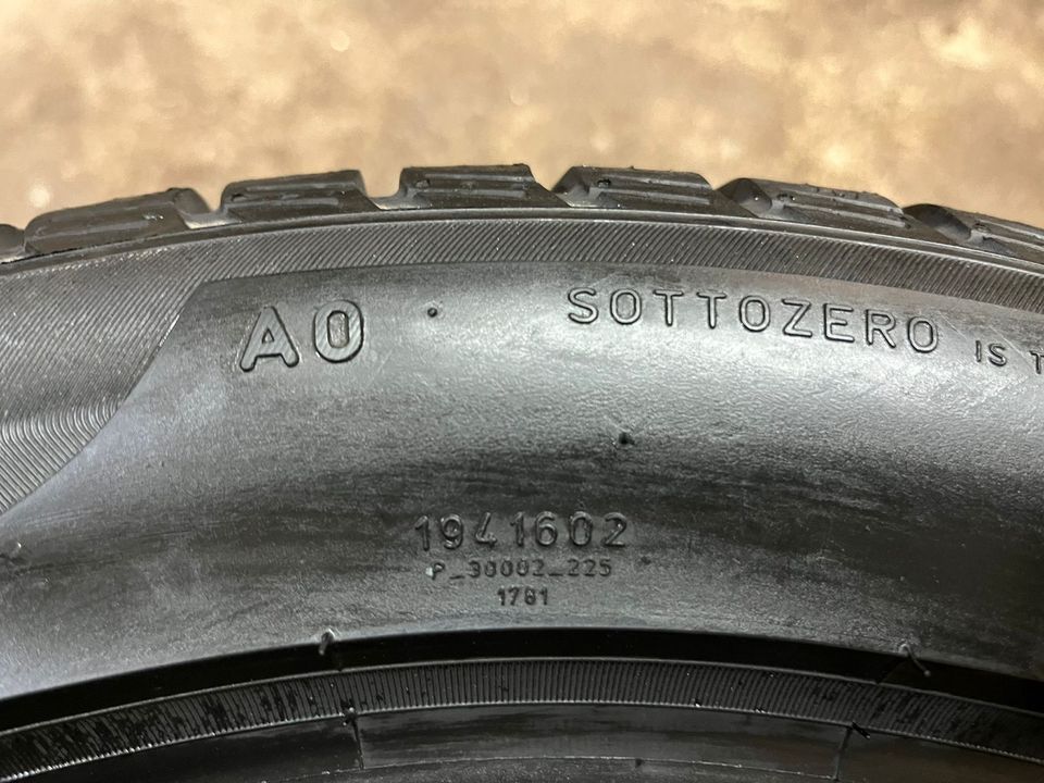Pirelli SottoZero 3 AO 225 50 R18 99H Neue in Berlin