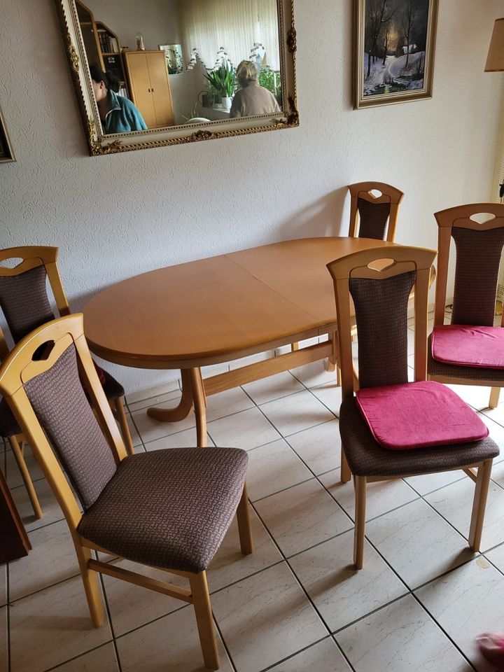 Esstisch mit 6 Stühle in Kelkheim