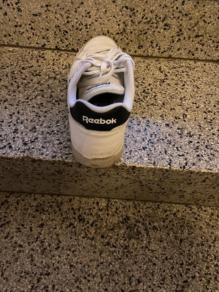 Ich biete 1 Paar Reebok Schuhe an in Essen