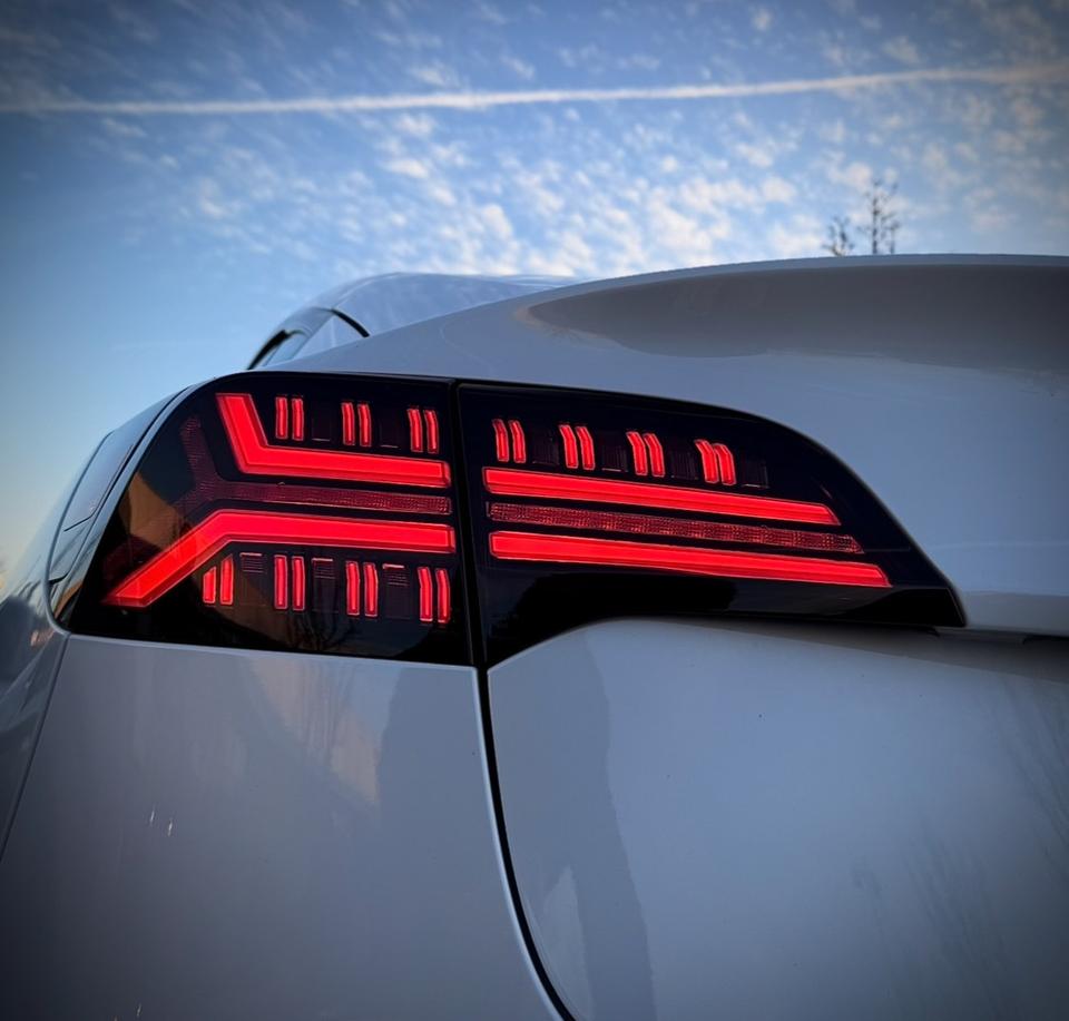 Tesla Model 3 SR 2023 Refresh | 1.HAND | Garantie bis 2031 | TOP in München
