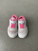 Mädchen schule Sportschuhe original Nike Grau Pink Gr. 26 Nordrhein-Westfalen - Frechen Vorschau