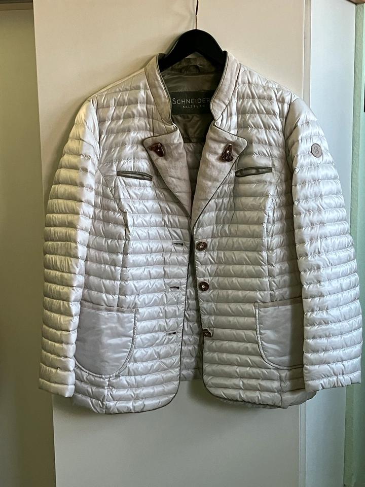 Schneiders Salzburg,Damen Leichtdaunenjacke und Weste , je € 50, in Essen