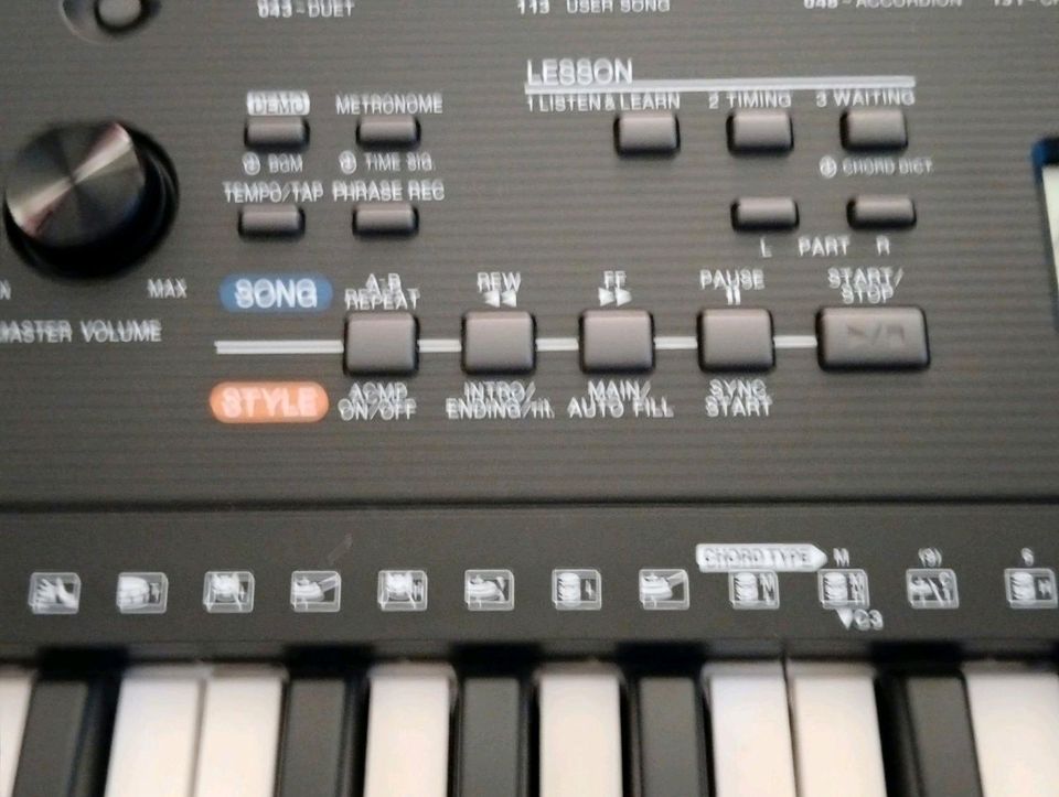 Yamaha PSR-E263 DE Version Keyboard in Düsseldorf