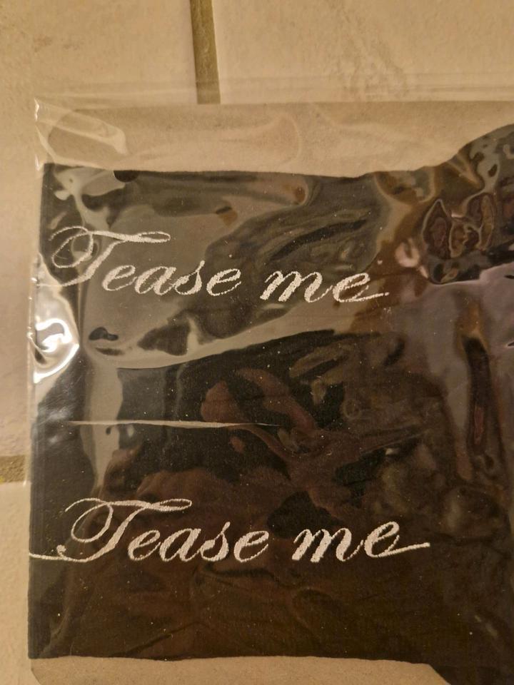 Nylonstrümpfe Bite me Whip me Tease me one size - neu ovp in Ostercappeln