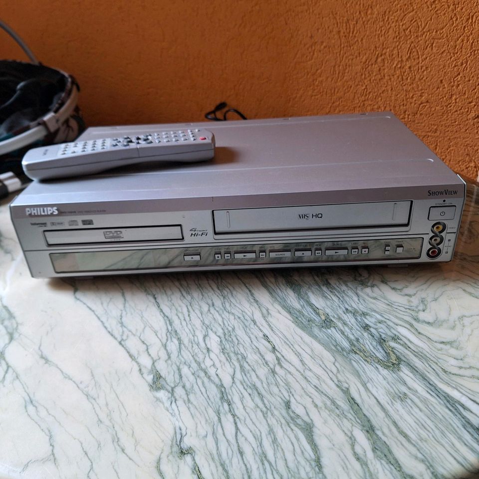 Philips DVD740VR DVD Player VHS Recorder in Gera