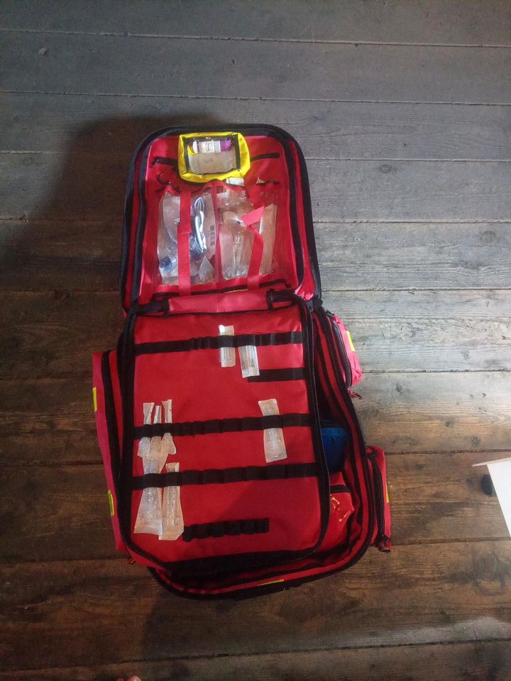 Verkaufe Notfallrucksack XL rot in Kornwestheim