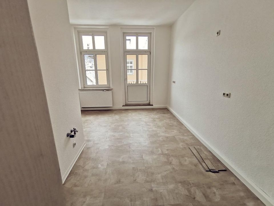 Helle 3-Raum-Wohnung mit 3 Balkonen in zentraler Lage in Bad Elster