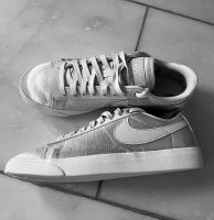 Nike Damen Sneaker „Blazer“ low Silber Nordrhein-Westfalen - Linnich Vorschau