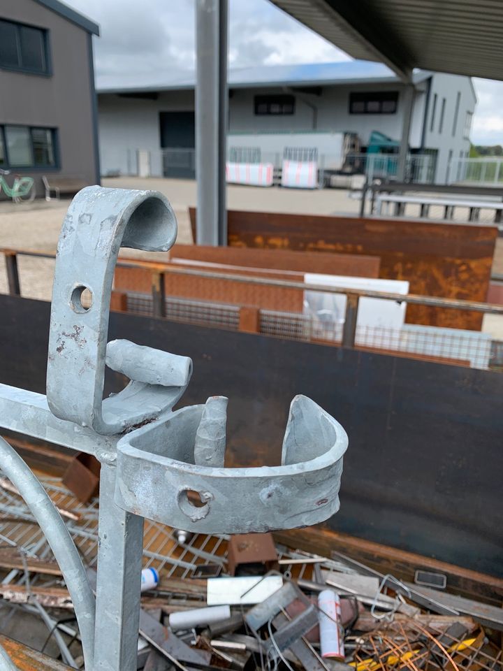 Schmiedeeisernes Fenstergitter verzinkt in Ingolstadt