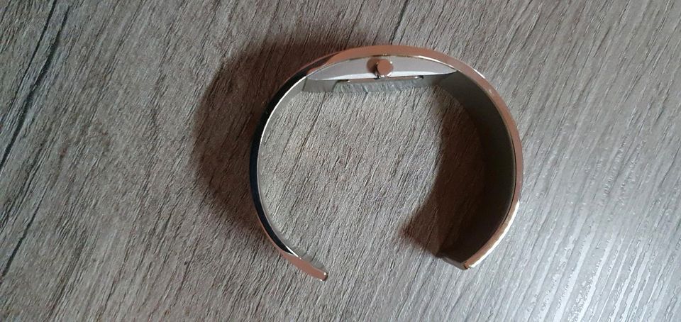 Armreifuhr Uhr ESPRIT Steel, neuwertig in Vöhl