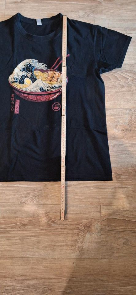 T-Shirt Great Wave / Ramen Schüssel in Frechen