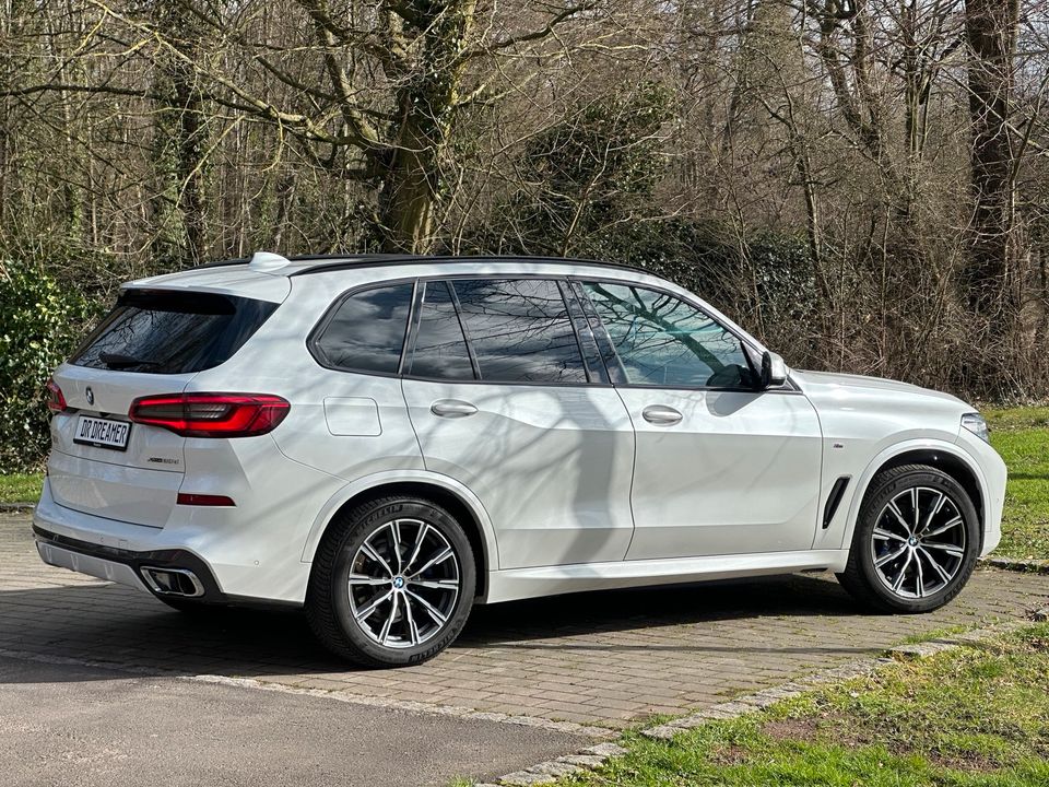 BMW X5 30d M Paket Alpinweiss LASER PANO HUD AHK RFK in Hanau