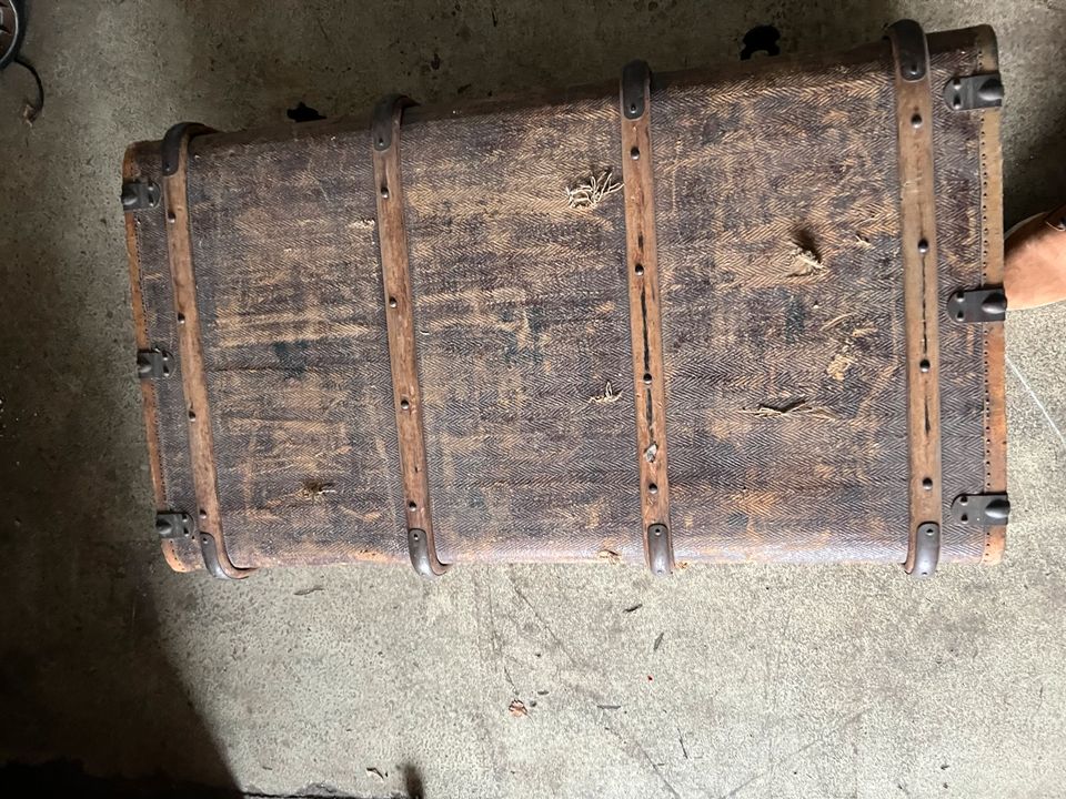 Antike Holzkoffer 2 stück Überseekoffer in Welzheim