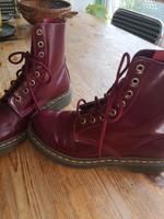 Dr. Martens weinrot mit Stahlkappe, Größe 38 Thüringen - Erfurt Vorschau