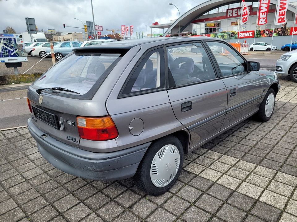 Opel Astra F 1,8 i CD - Automatik - H Kennzeichen in Winnenden