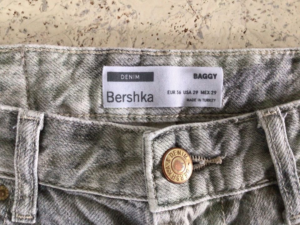 Bershka Herren Denim Baggy, multicolour, Gr. S in Solingen