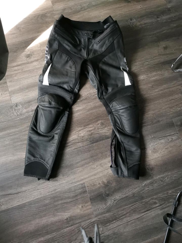 Damen Motorradhose Lederhose Büse in Much