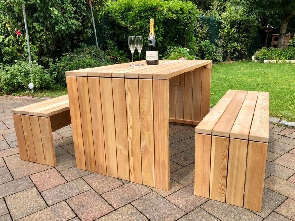 Sehr hochwertige Gartentische Bänke Original Sibirische Lärche in