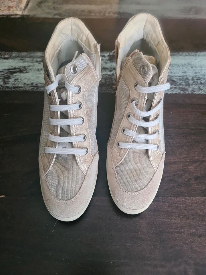 GEOX Sneakers D Eleni Gold in Hessen - Gießen | eBay Kleinanzeigen ist  jetzt Kleinanzeigen