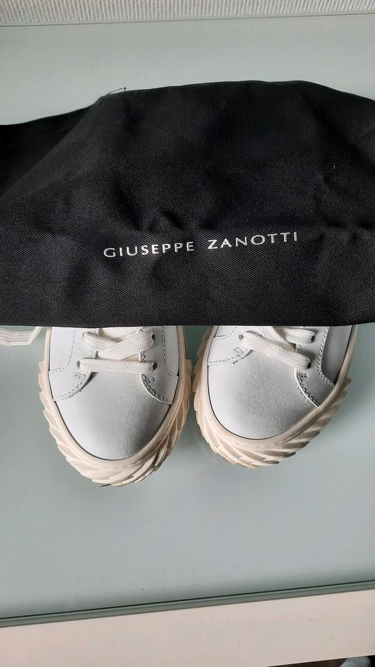 Sneaker von Giuseppe Zanotti in 36 in Aachen