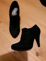 Pumps High Heels Größe 40 schwarz Graceland neuwertig Bayern - Hilpoltstein Vorschau