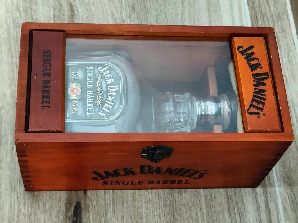 Jack Daniels Single Barrel Vitrine Display Holzbox +Flasche(leer) in Altheim (Alb)