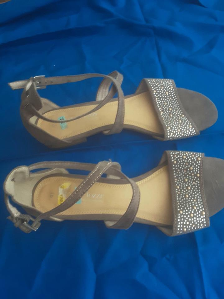 Sandale beige Leder mit Glitzersteinchen Gr.41 flach Marco Tozzi in Paderborn