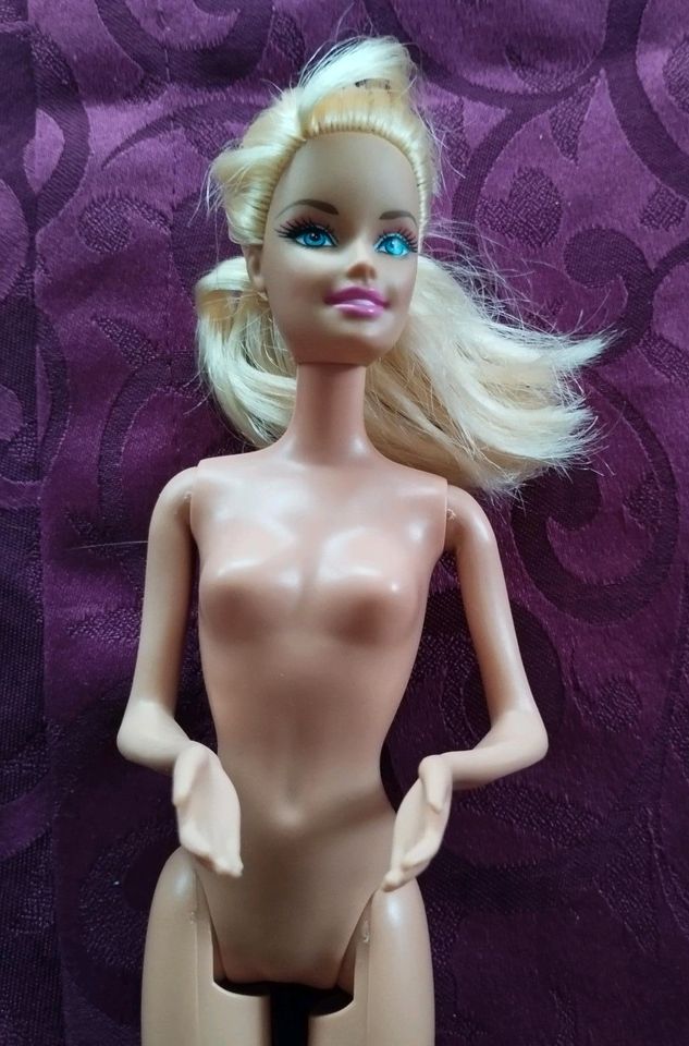 2 Barbie Puppen bewegliche Gelenke von 1999 gut erhalten in Kirchseeon