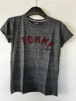 Tommy Hilfiger T-Shirt grau Größe 140 Bayern - Pyrbaum Vorschau