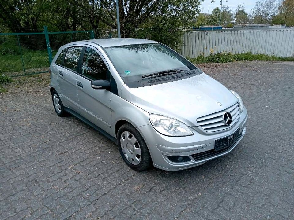 Mercedes B 200 Benzin. TÜV bis 02.25 in Bremen