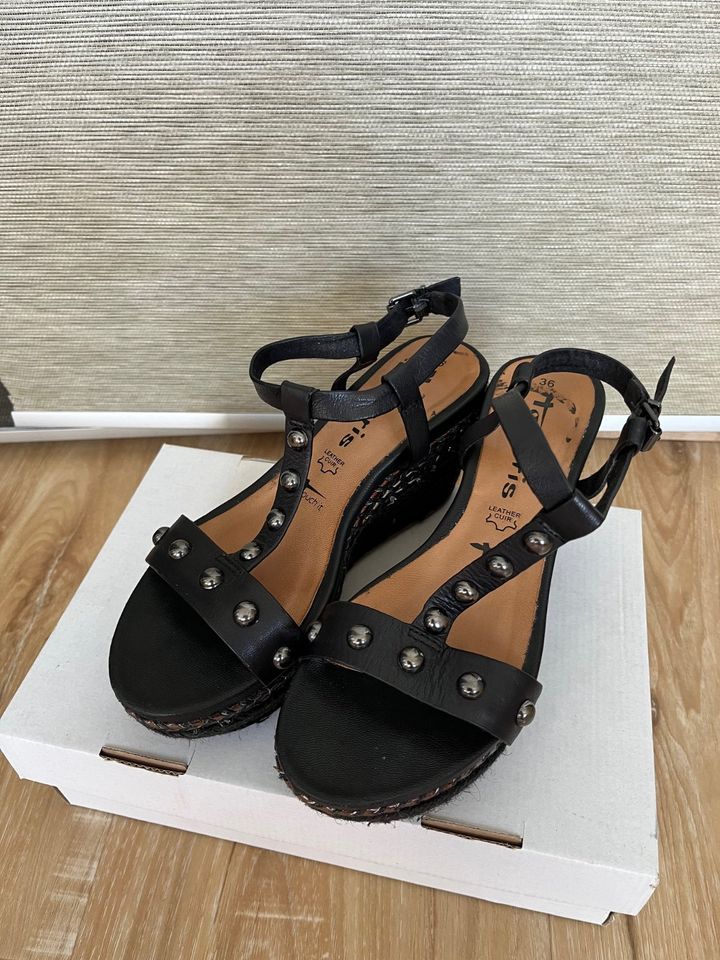 schöne Plateau Sandalette Tamaris schwarz Gr. 36 Leder in Brühl