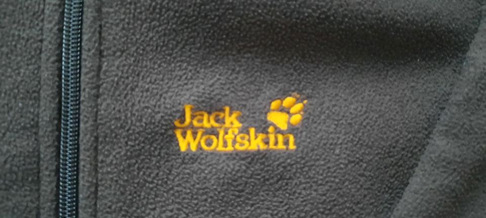 Jack Wolfskin  Fleecejacke Jacke Zipper Pullover  140 in Leverkusen