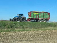 Vermiete Häckselwagen Strautmann Gigatrailer 2246 DO Niedersachsen - Bodenwerder Vorschau